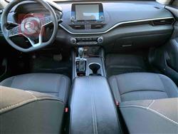 نيسان ألتيما